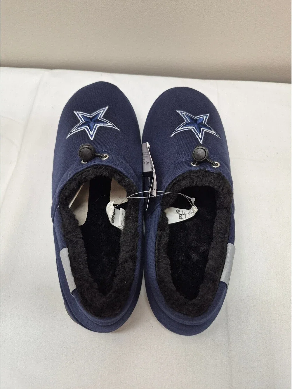 FOCO NFL Dallas Cowboys Men's Slippers with Adjustable Toggle, Size 9-10, B381